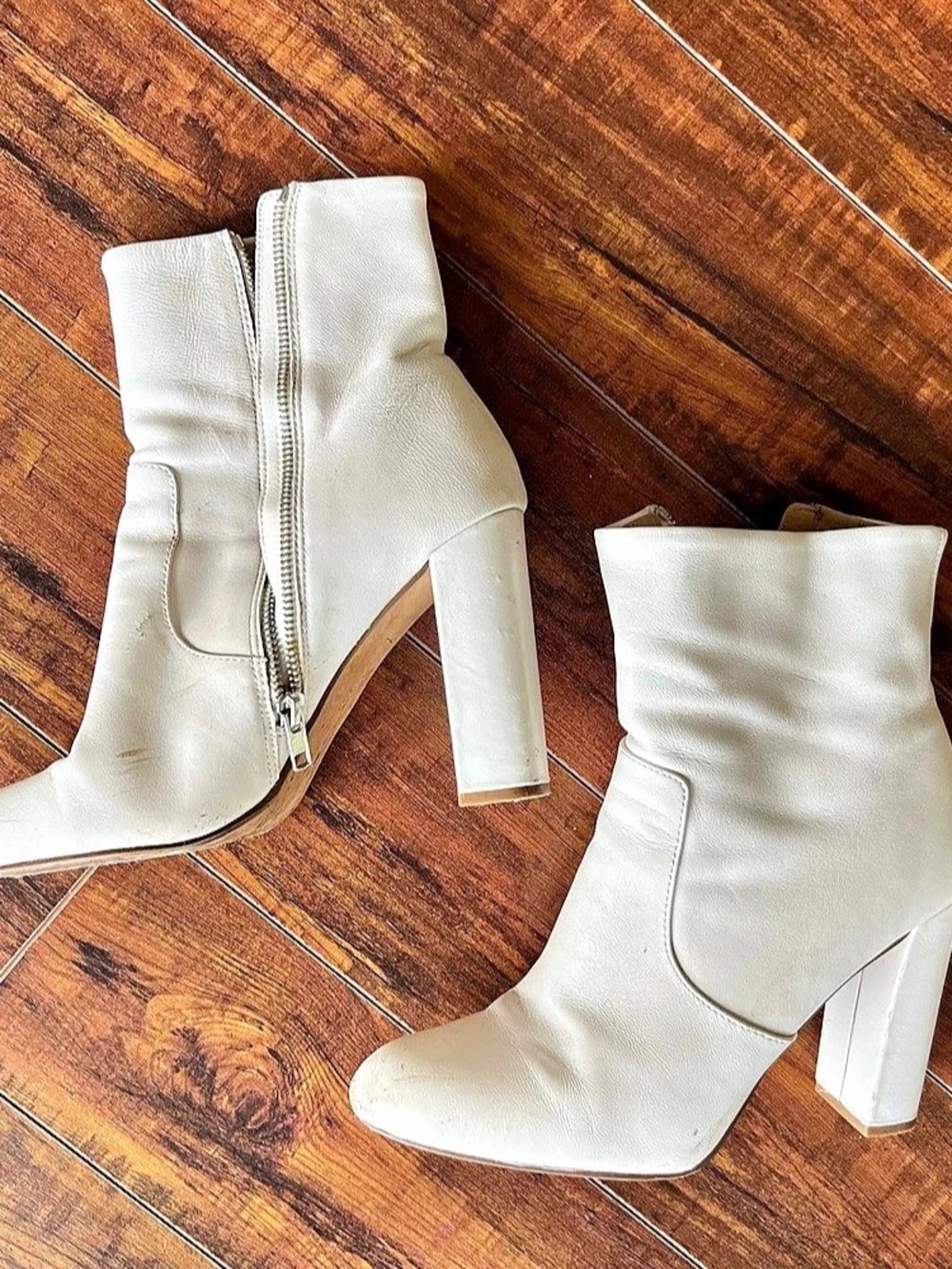 Steve Madden Editor Leather Heeled Boots in White